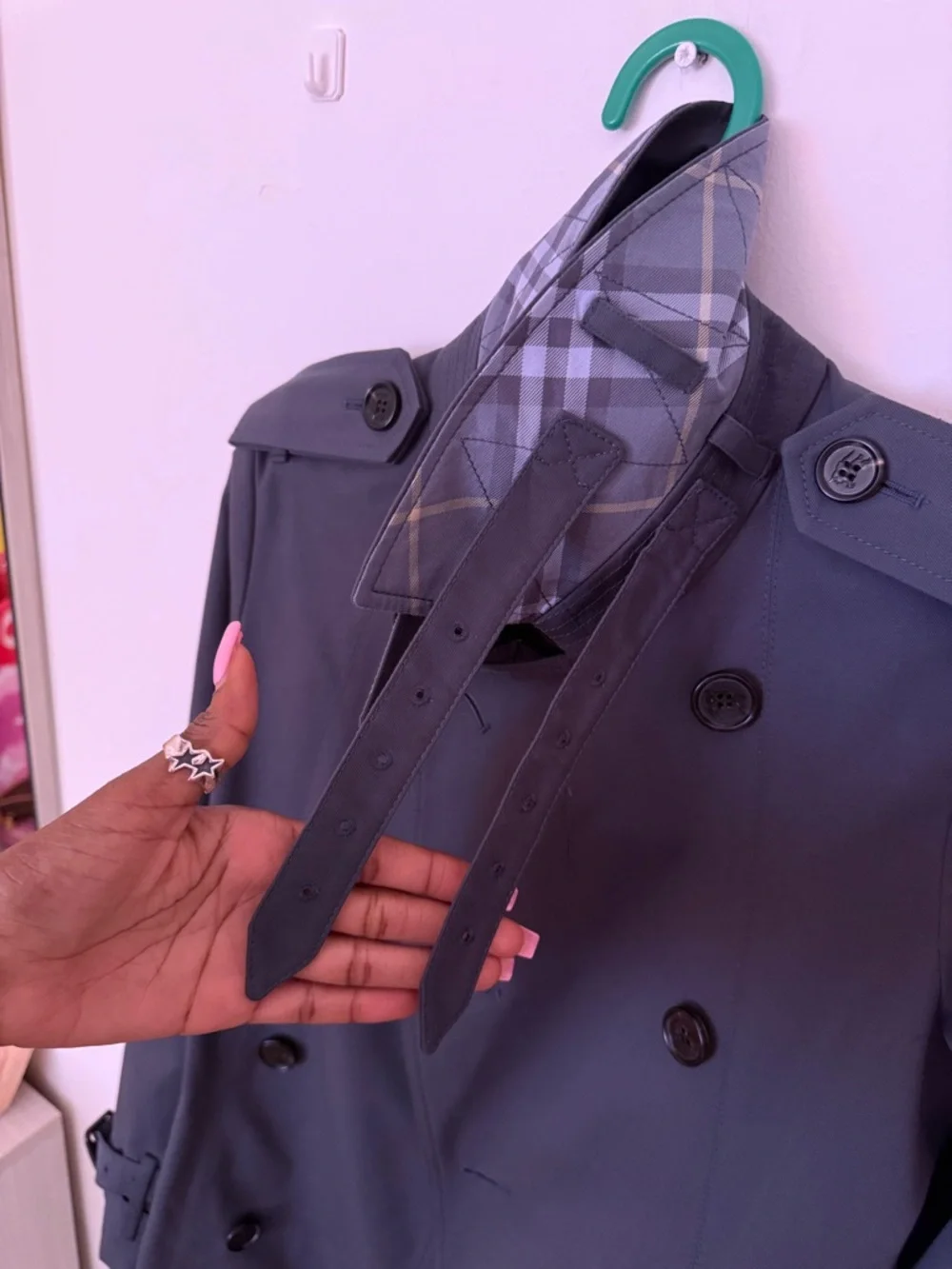 Burberry Navy Double-Breasted Short Trench Coat - Picture 11 of 15